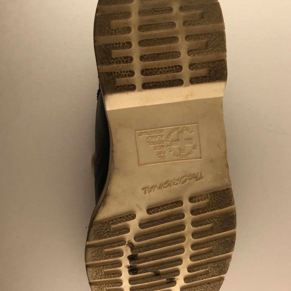 RARE Dr.Martens Wing Tip Men 9 U.S. main image 4